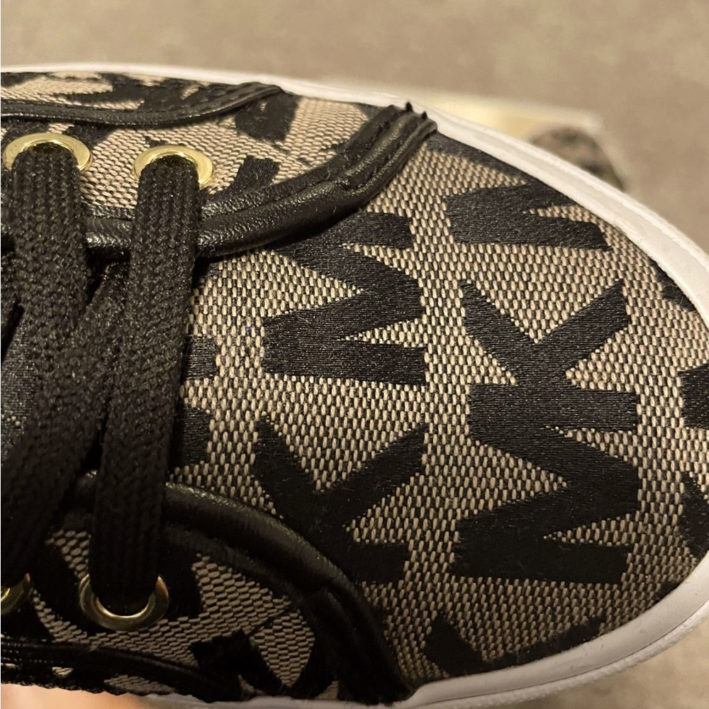 Michael Kors- BOERUM LACE UP
JACQUARD